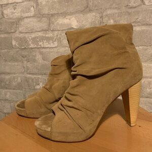 Rudsak boots Suede open toe beige size 6.5 US